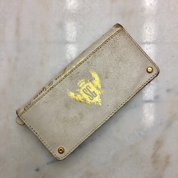 Ivory & Gold Wallet with flower decal 🤍 - Picture 3 of 4